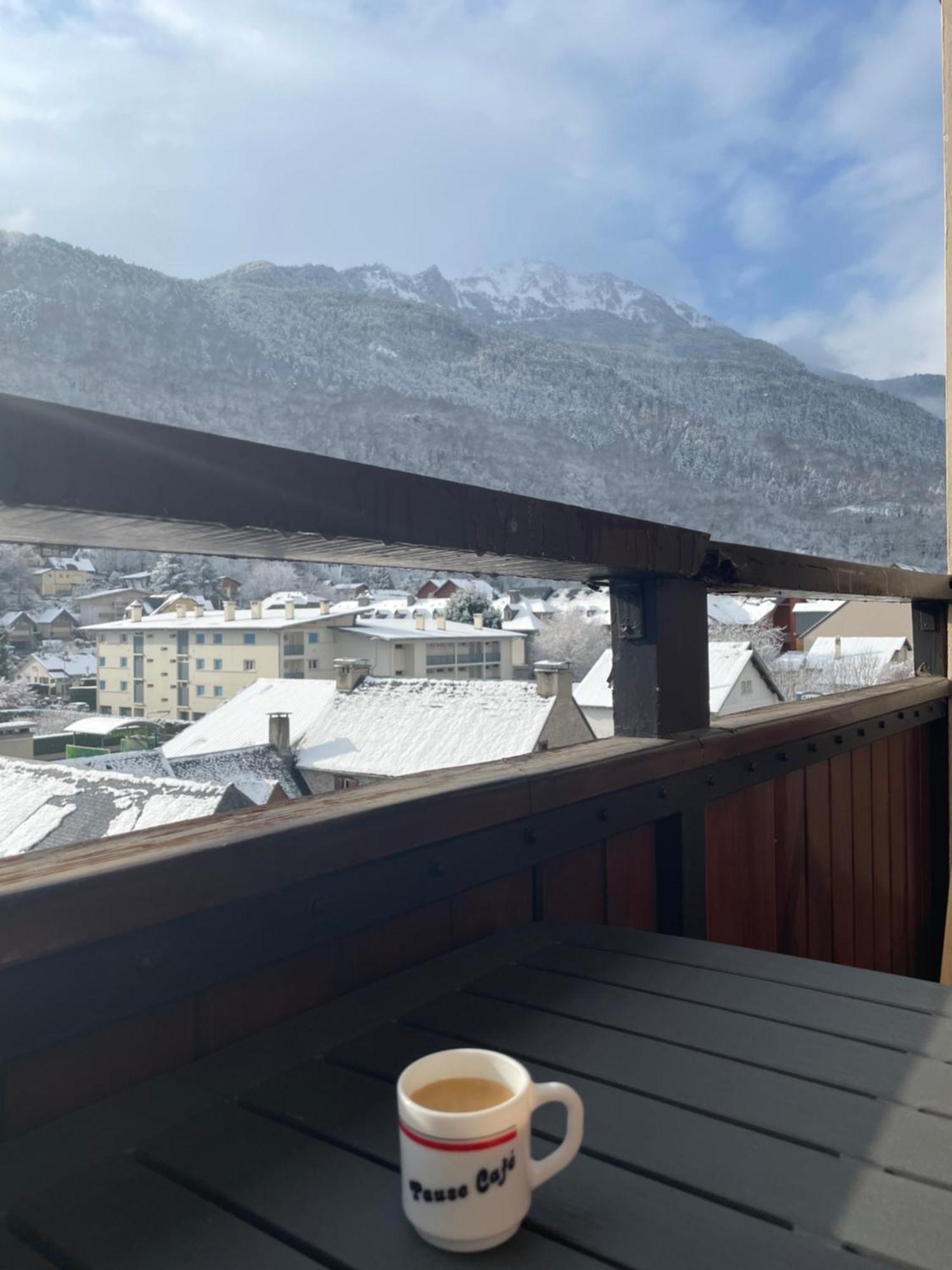 Appartement 58 M2 Avec Piscine Interieure Vue Montagne Centre Village , Parking Prive Сен-Лари-Сулан Экстерьер фото